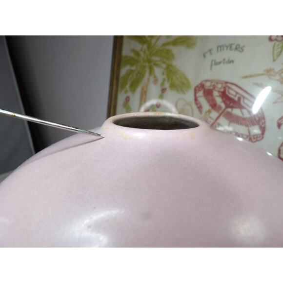 Vintage Haeger Pottery Pink Medium Size Vase with Flowers - Picture 7 of 8